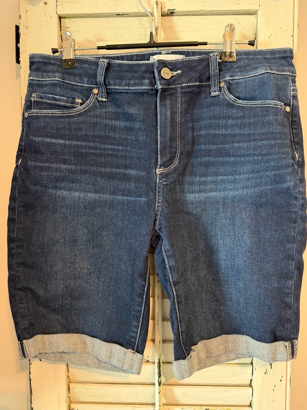PAIGE Jax Knee Shorts Delmont Style Denim with cuff Size 30